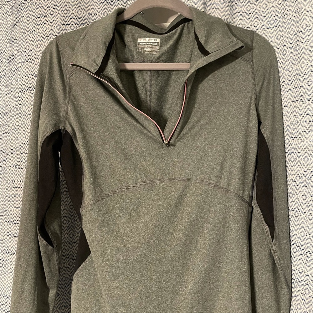 Half zip like new workout top